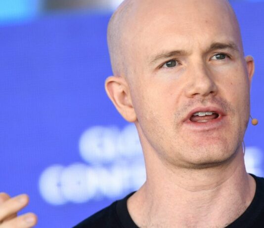 Coinbase NFT halts artist drops as trading volume tanks